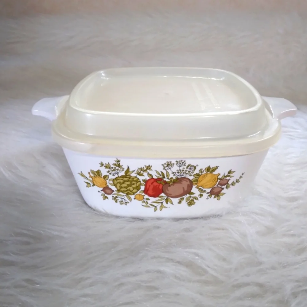 CORNINGWARE Spice Of Life 2 3/4 Cup Petite Casserole W/ Refrigerator Lid P-43-B